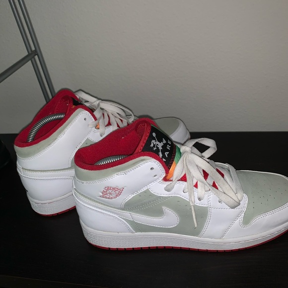 Air Jordan 1 Mid Hare - Picture 5 of 5